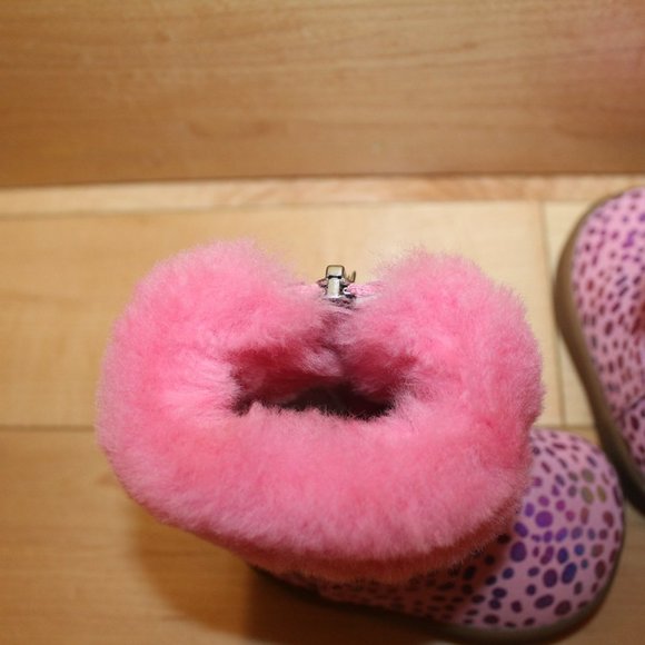 NIB UGG INFANT PINK PURPLE SPOTS JORIE BOOTS 0-3 MONTHS - Picture 6 of 7